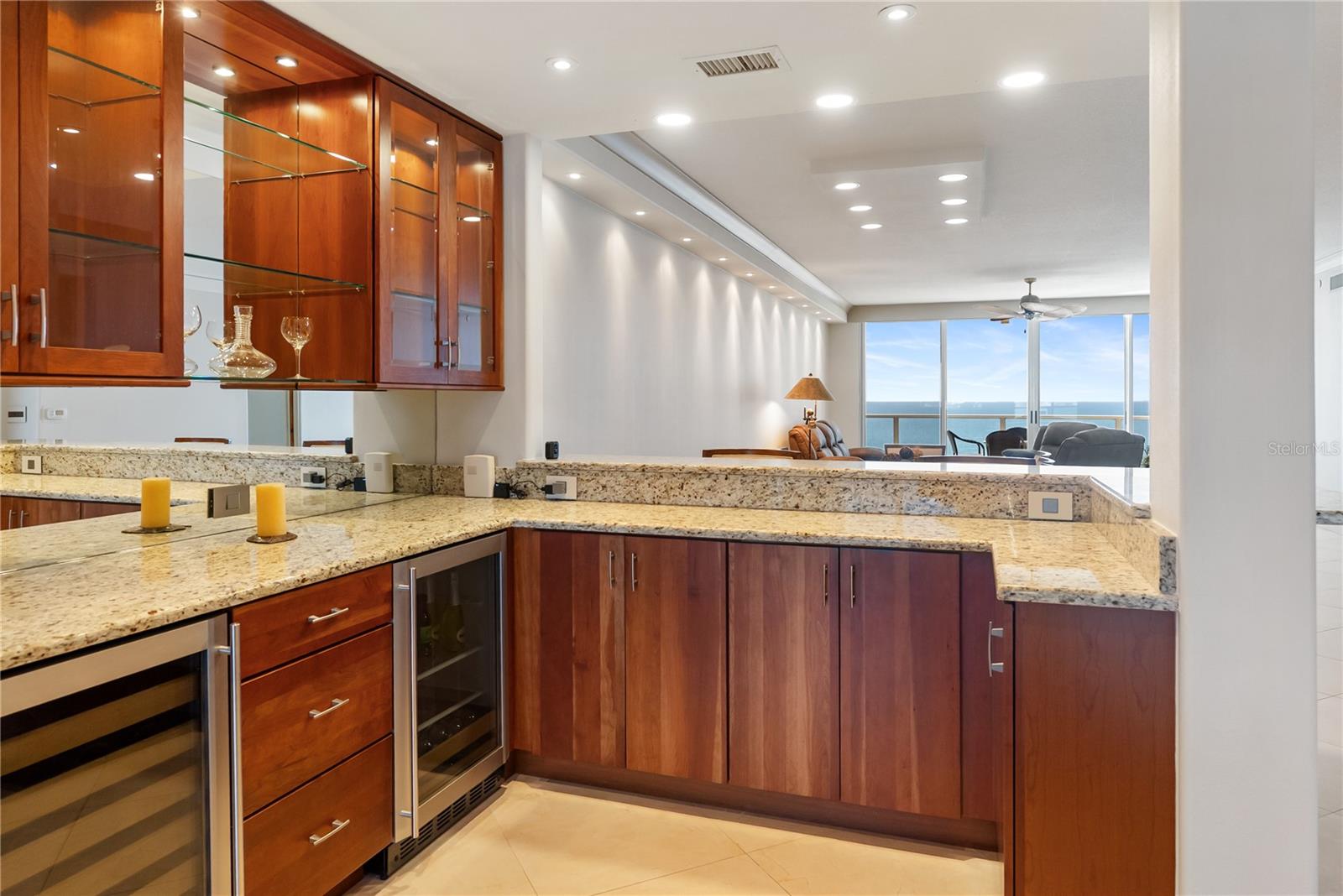 Image 9 of 80 For 1800 Benjamin Franklin Drive B809