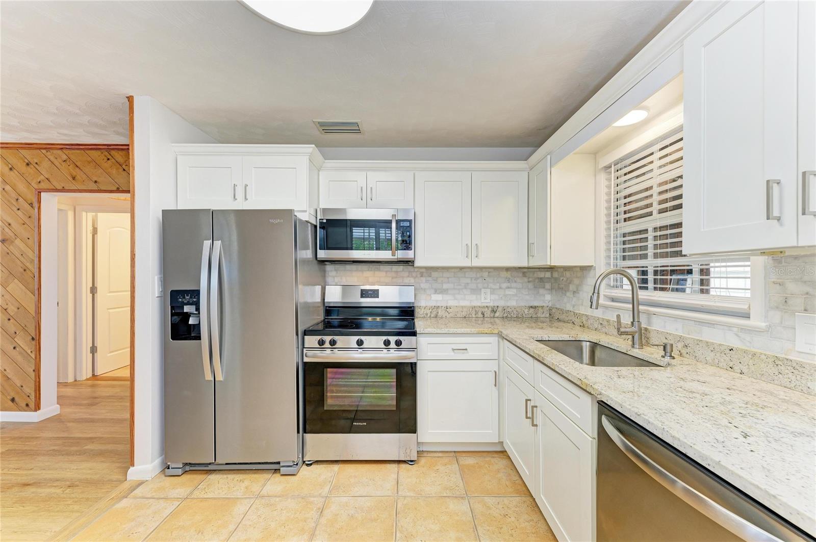 Image 19 of 56 For 616 Palm Avenue