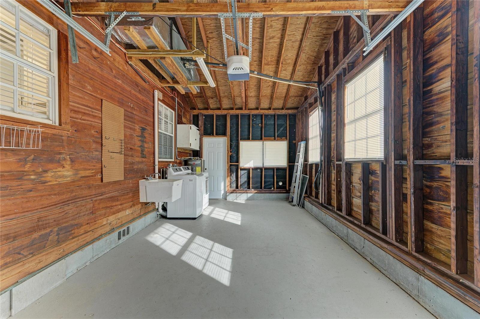 Image 28 of 56 For 616 Palm Avenue