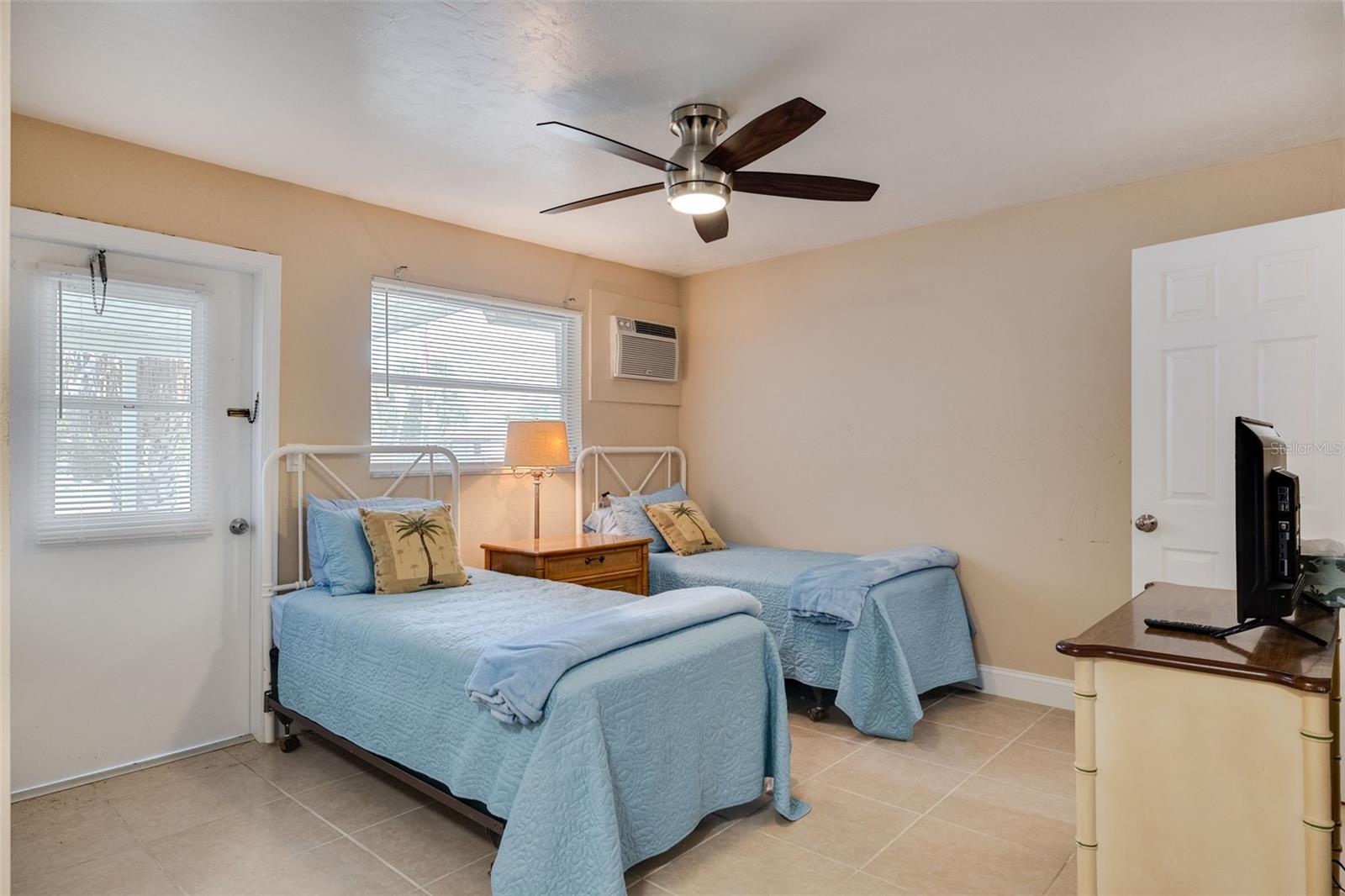 Image 41 of 45 For 13376 Journeys