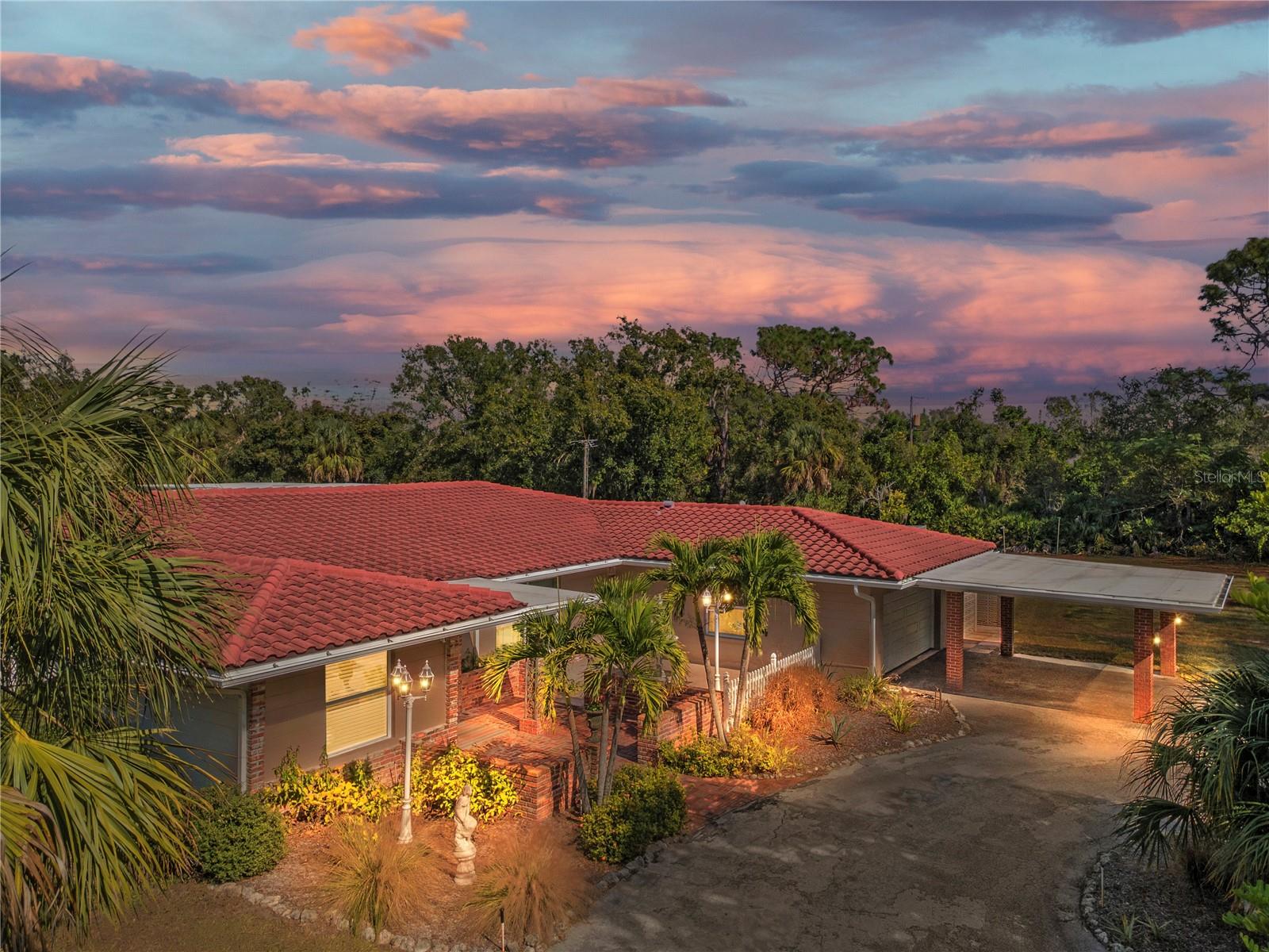 Image 2 of 27 For 2605 Desoto Road