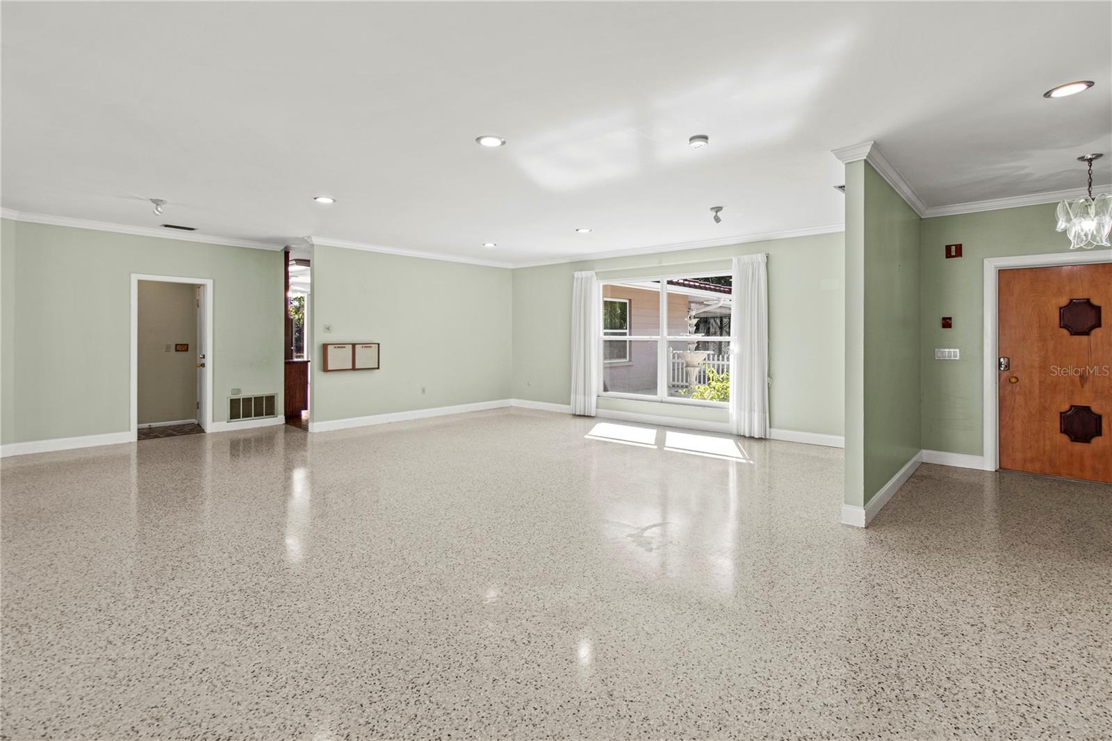 Image 8 of 27 For 2605 Desoto Road