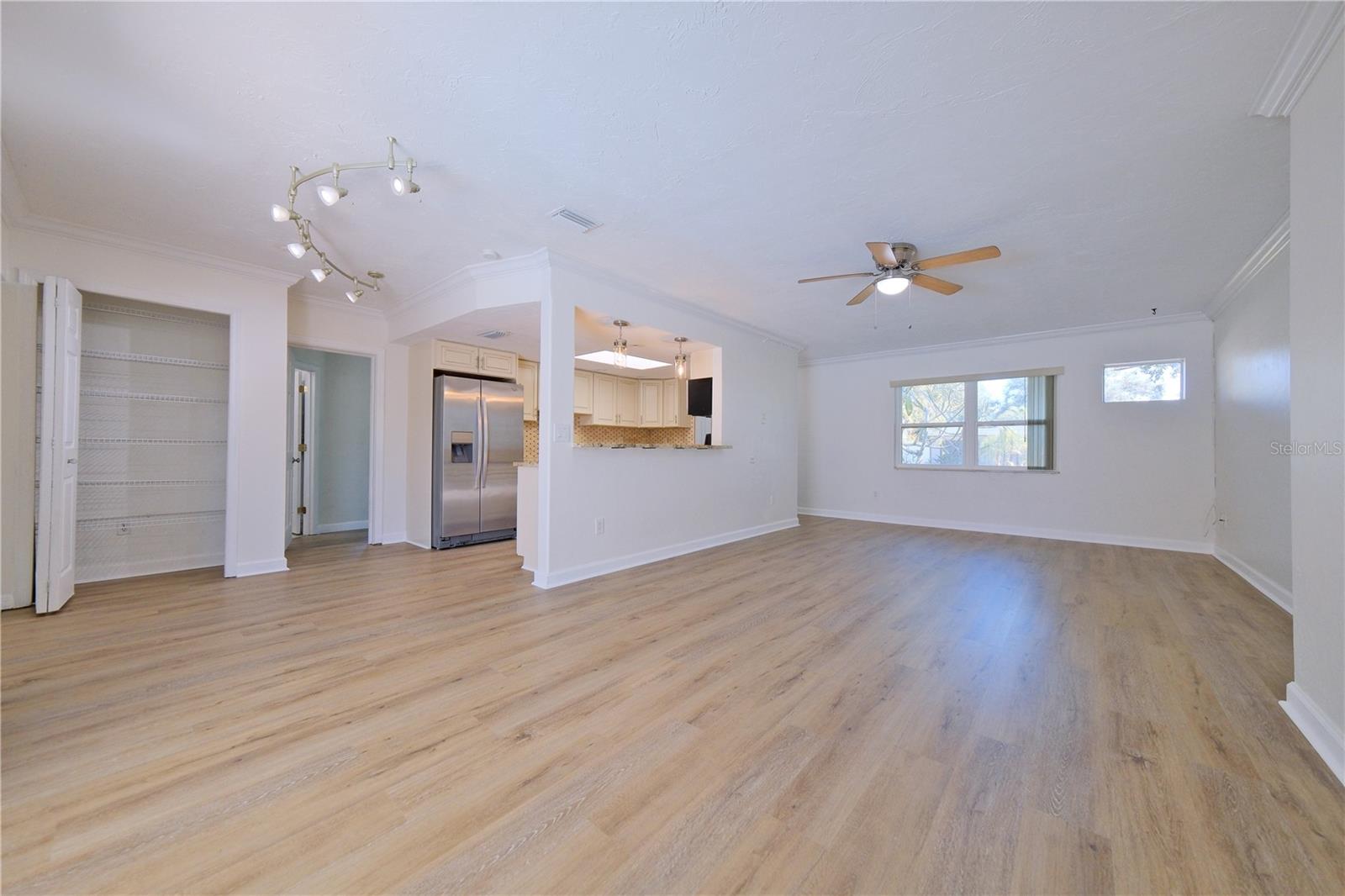 Image 10 of 42 For 6220 Murdock Avenue