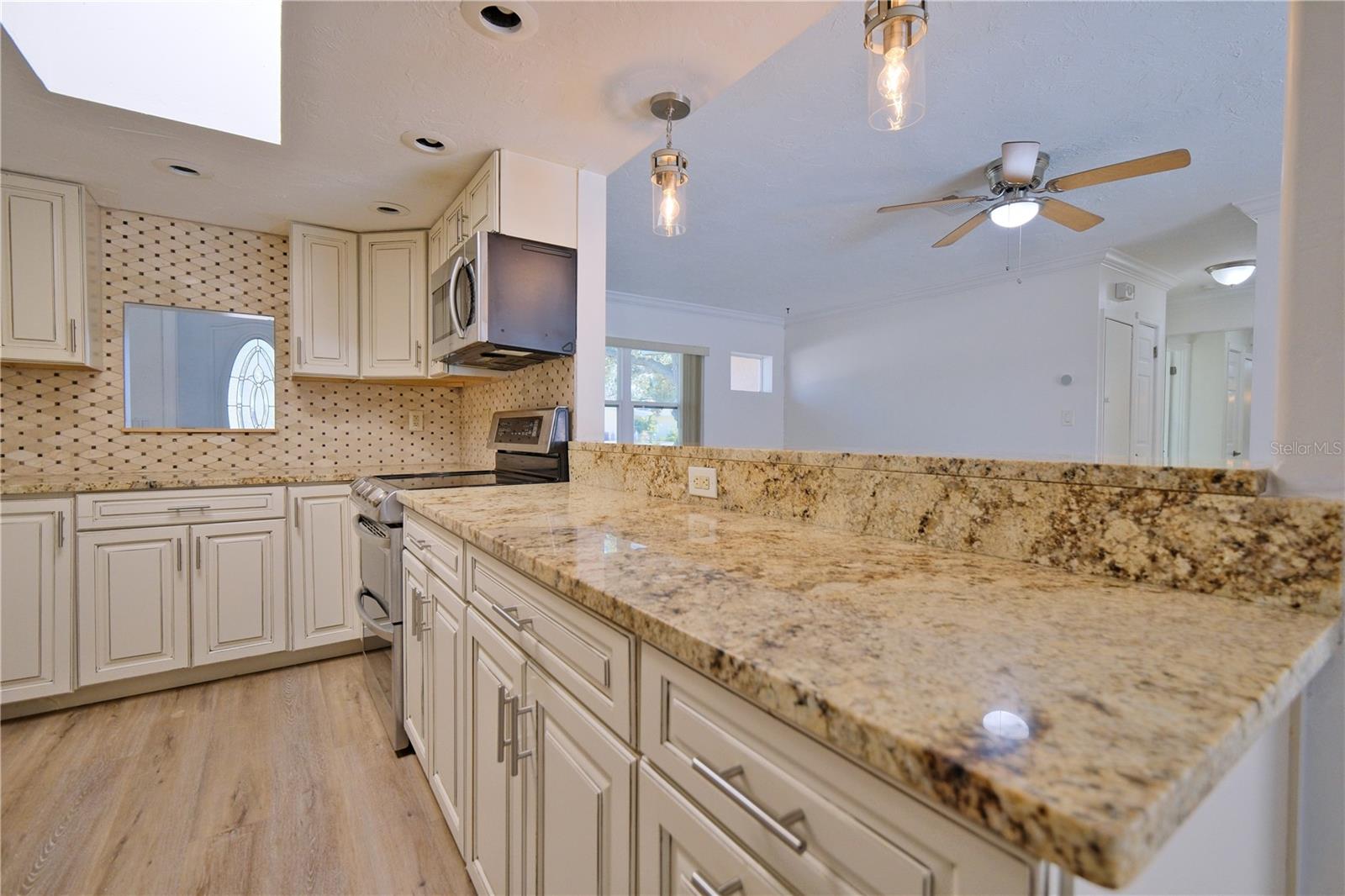 Image 15 of 42 For 6220 Murdock Avenue