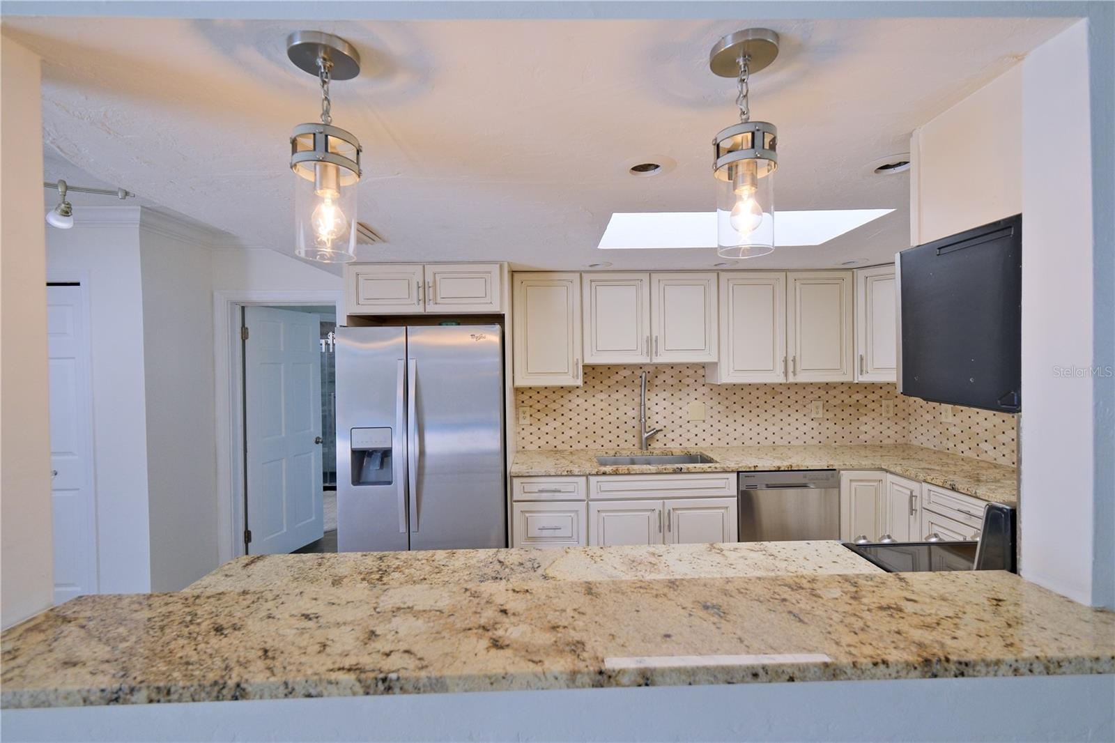 Image 16 of 42 For 6220 Murdock Avenue