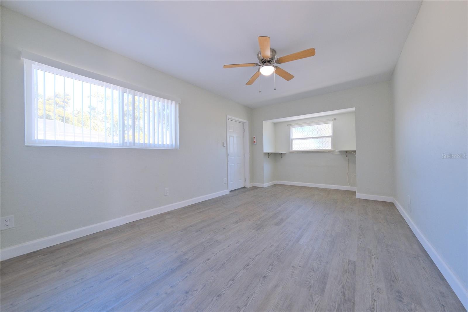 Image 21 of 42 For 6220 Murdock Avenue