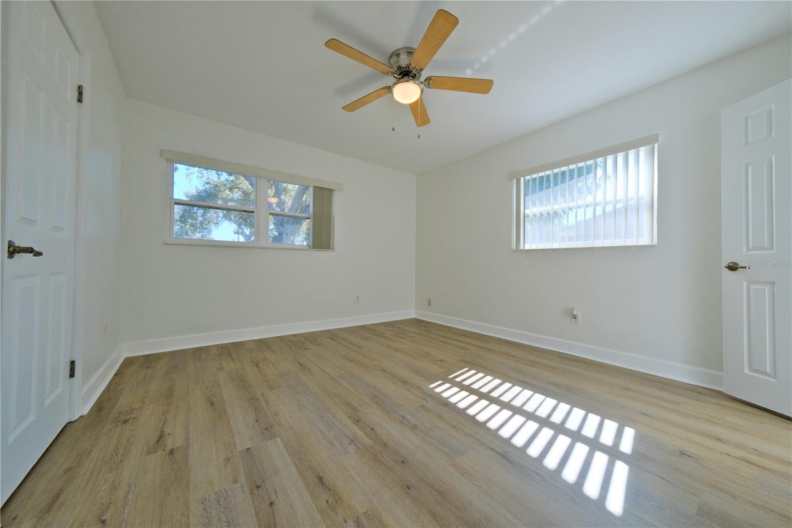 Image 24 of 42 For 6220 Murdock Avenue