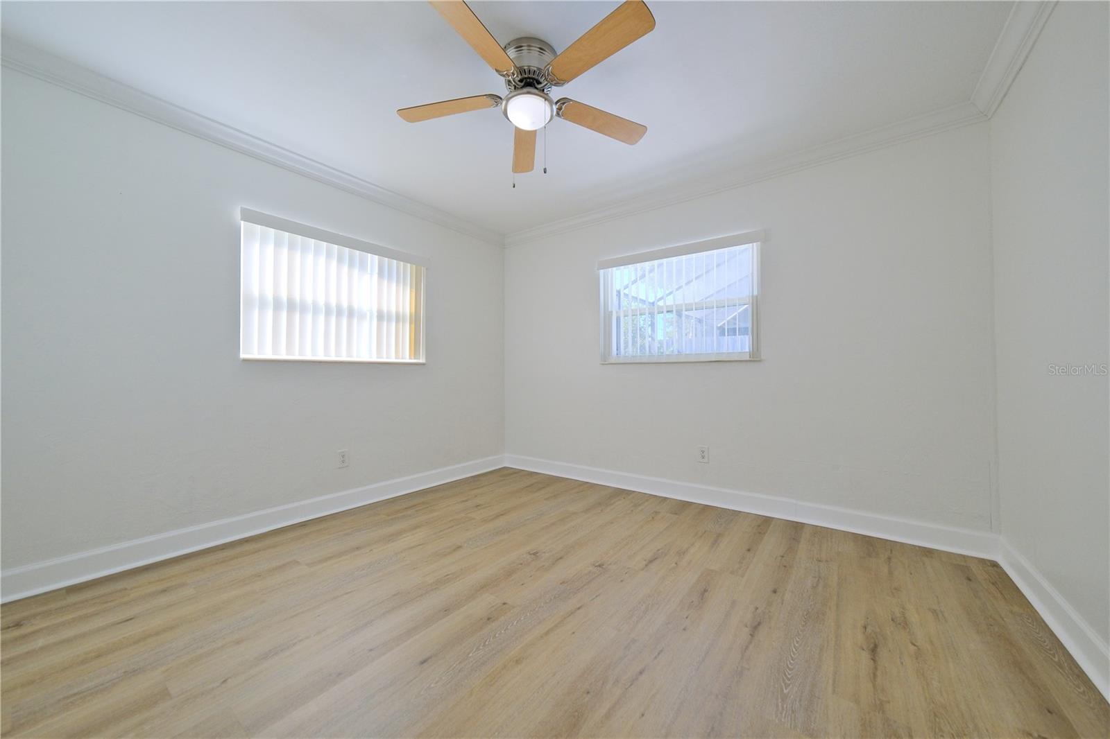 Image 32 of 42 For 6220 Murdock Avenue