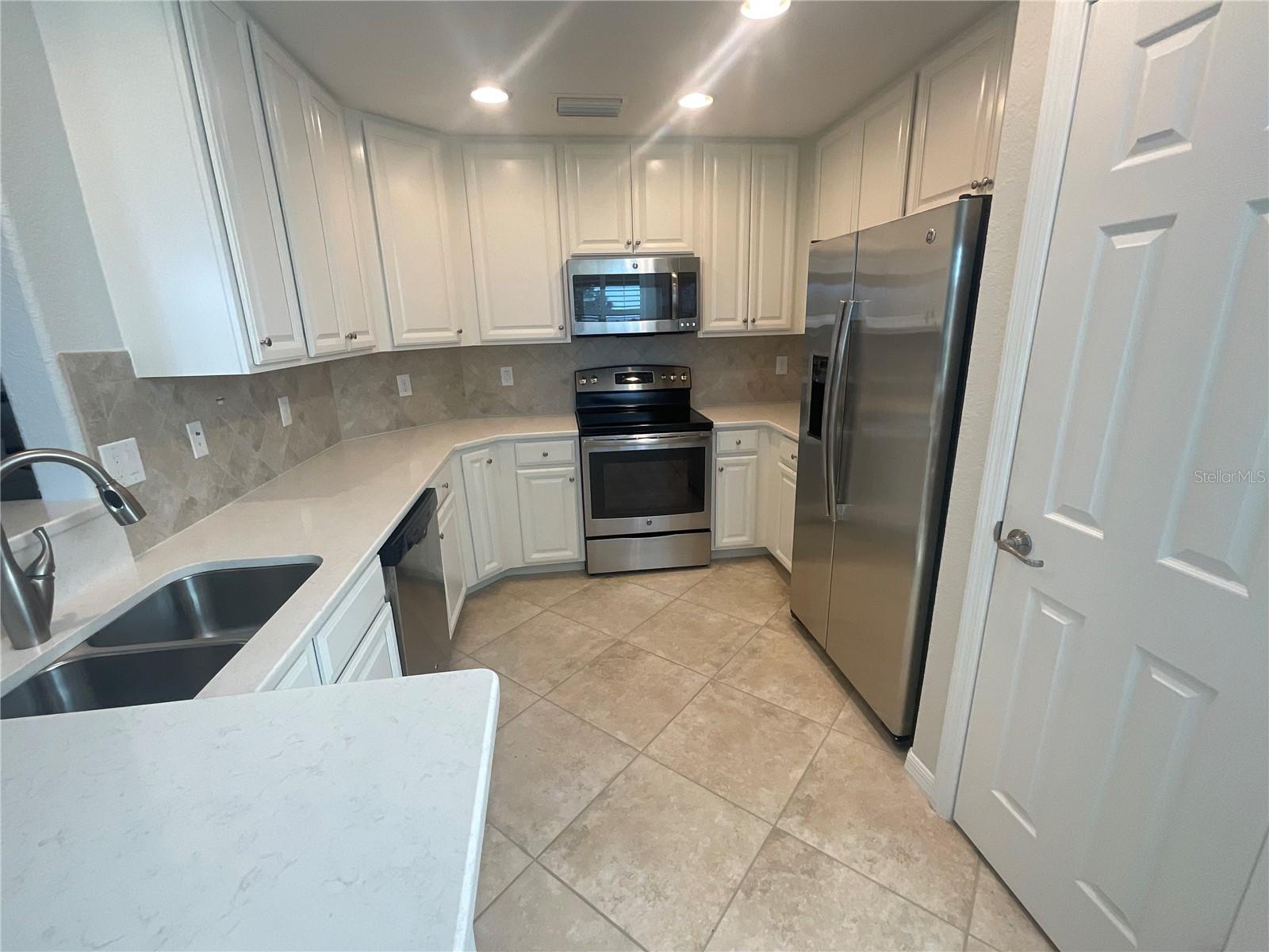 Image 5 of 26 For 6908 Grand Estuary Trail 101