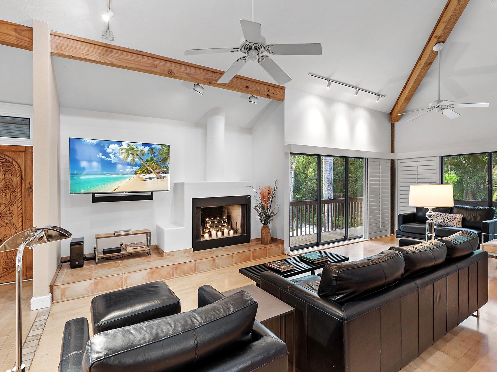 Image 11 of 55 For 2613 Temple Street