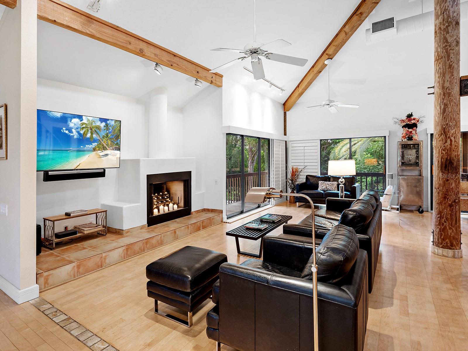 Image 12 of 55 For 2613 Temple Street