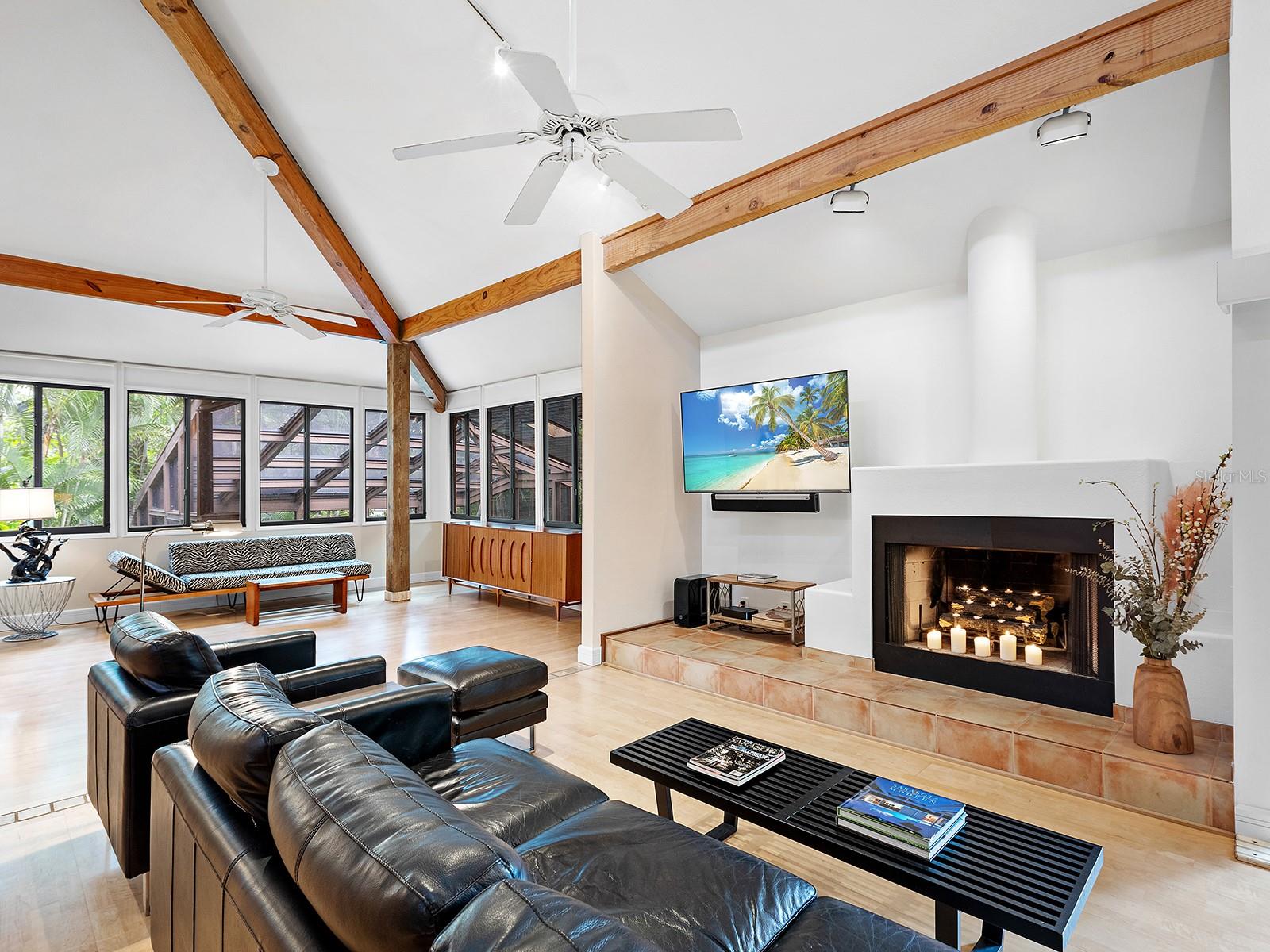 Image 13 of 55 For 2613 Temple Street