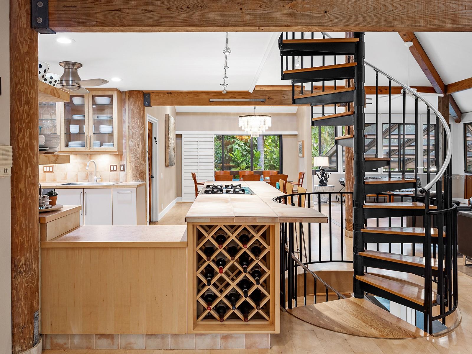 Image 14 of 55 For 2613 Temple Street