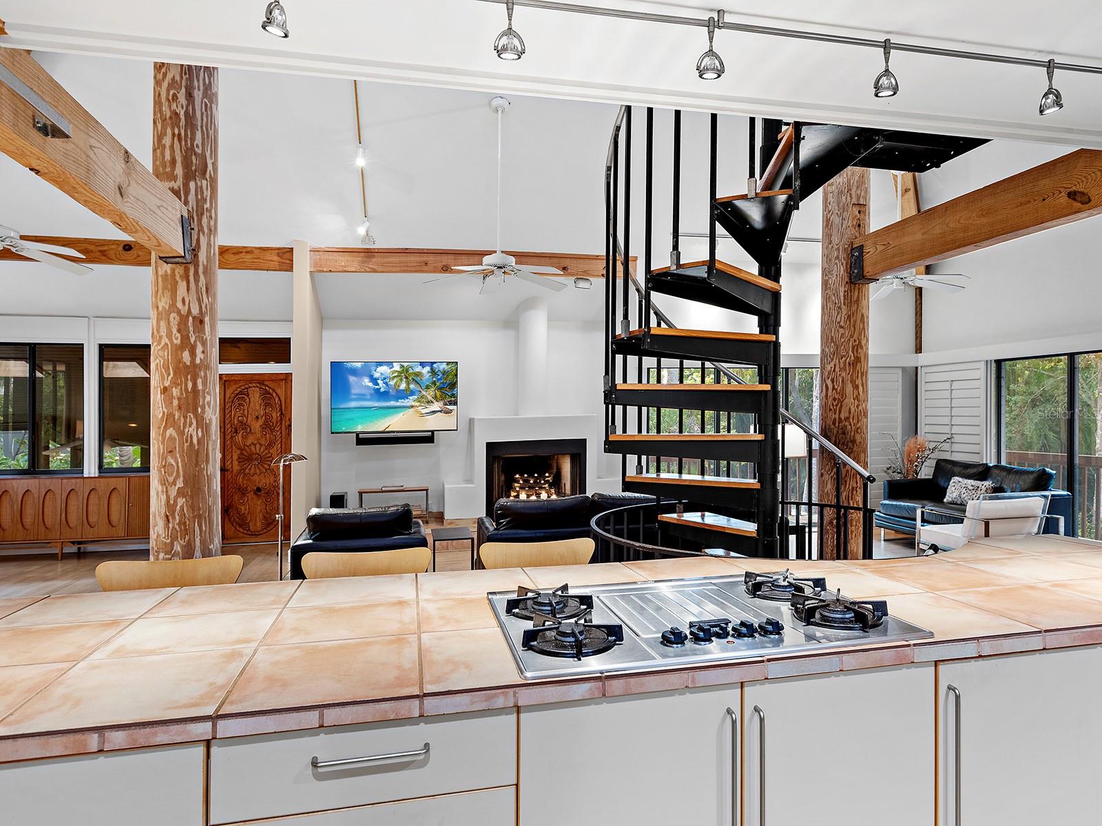 Image 15 of 55 For 2613 Temple Street