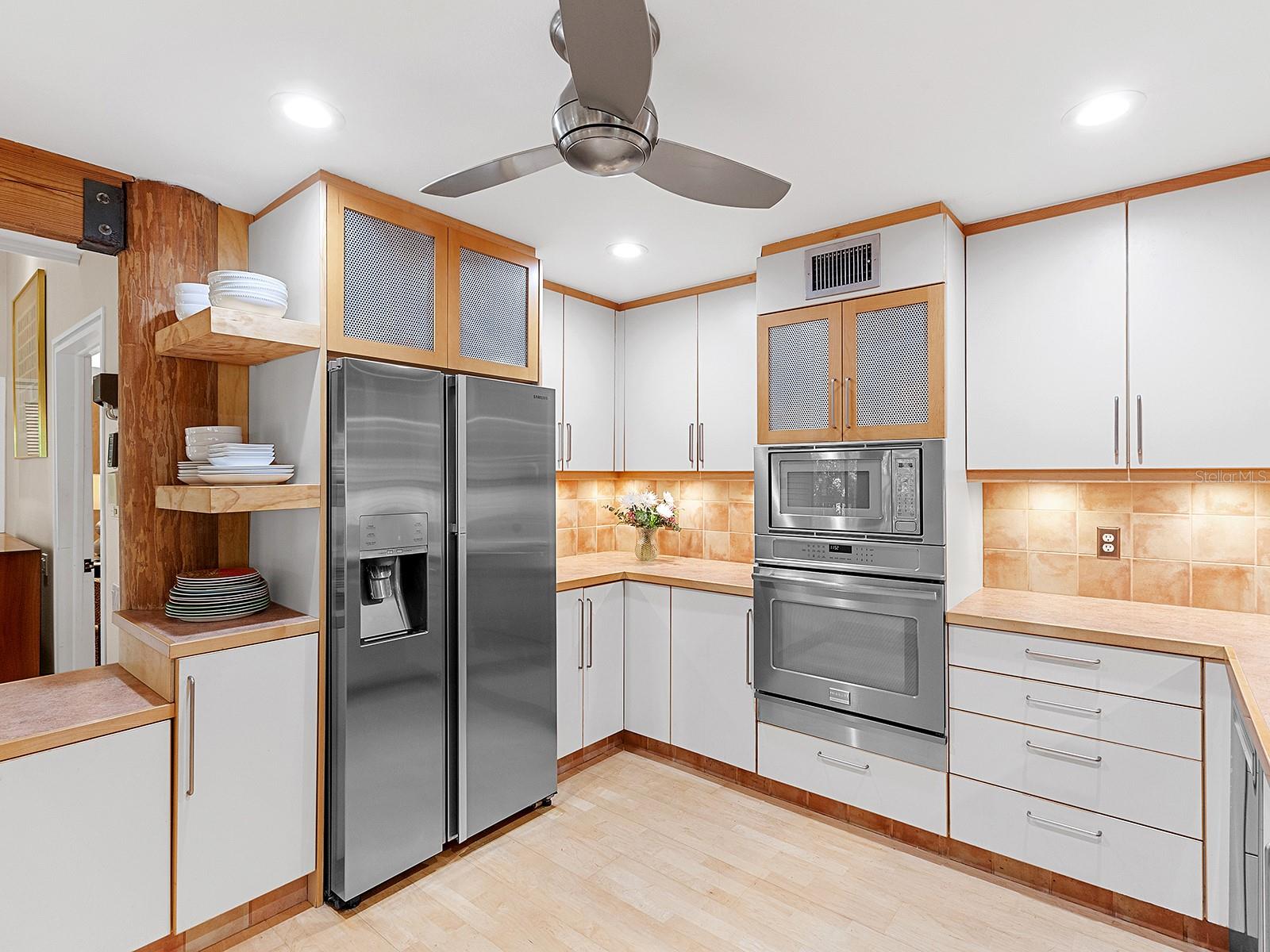 Image 17 of 55 For 2613 Temple Street