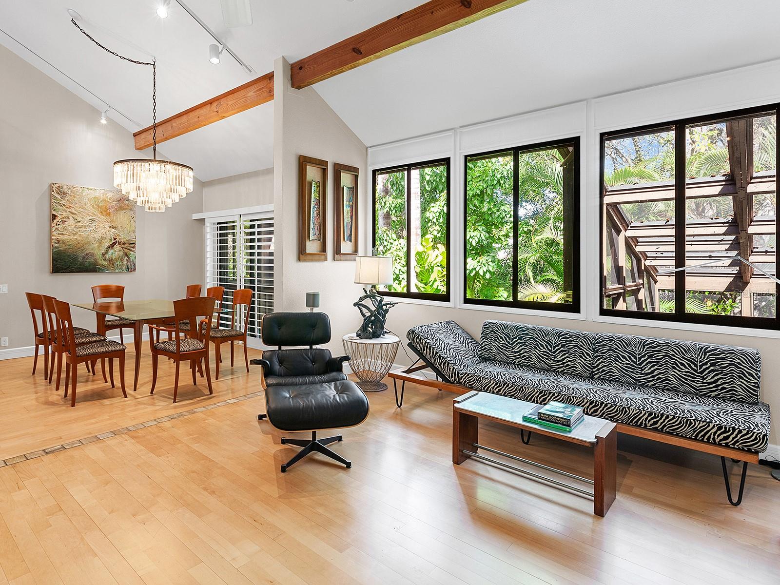 Image 19 of 55 For 2613 Temple Street