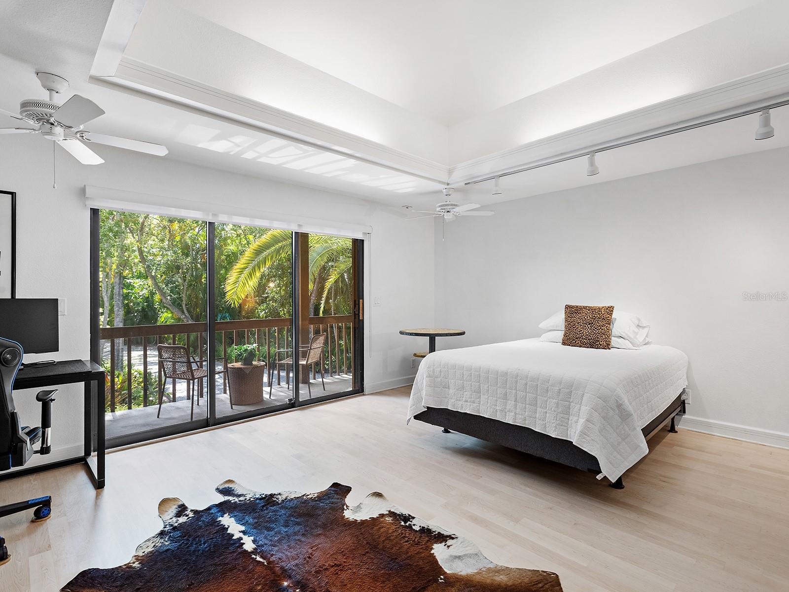 Image 25 of 55 For 2613 Temple Street