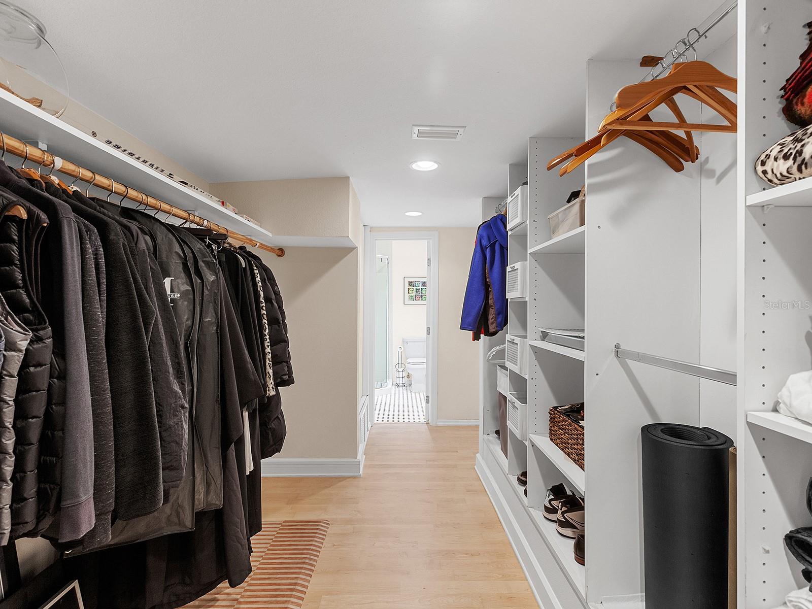 Image 27 of 55 For 2613 Temple Street