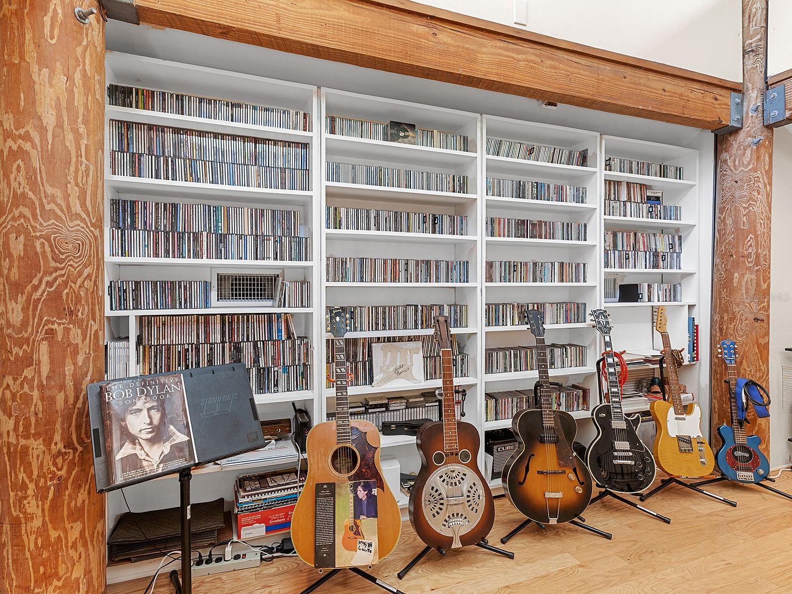 Image 31 of 55 For 2613 Temple Street