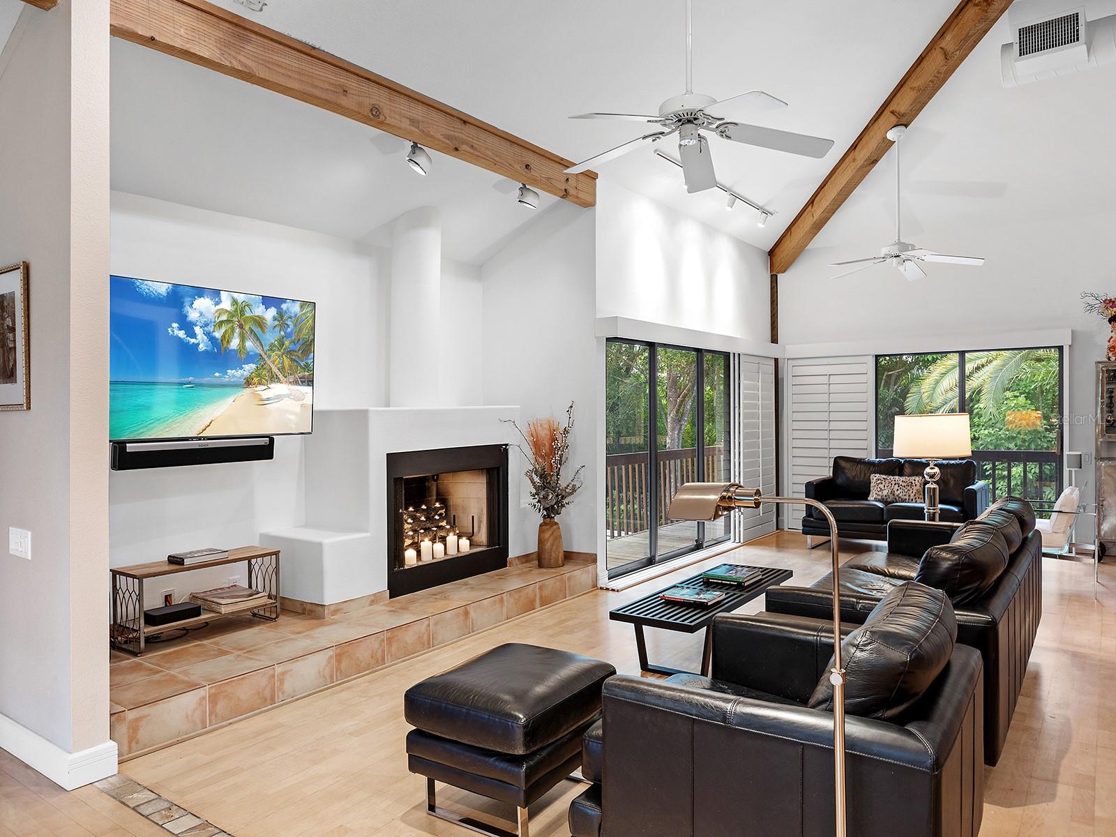 Image 33 of 55 For 2613 Temple Street