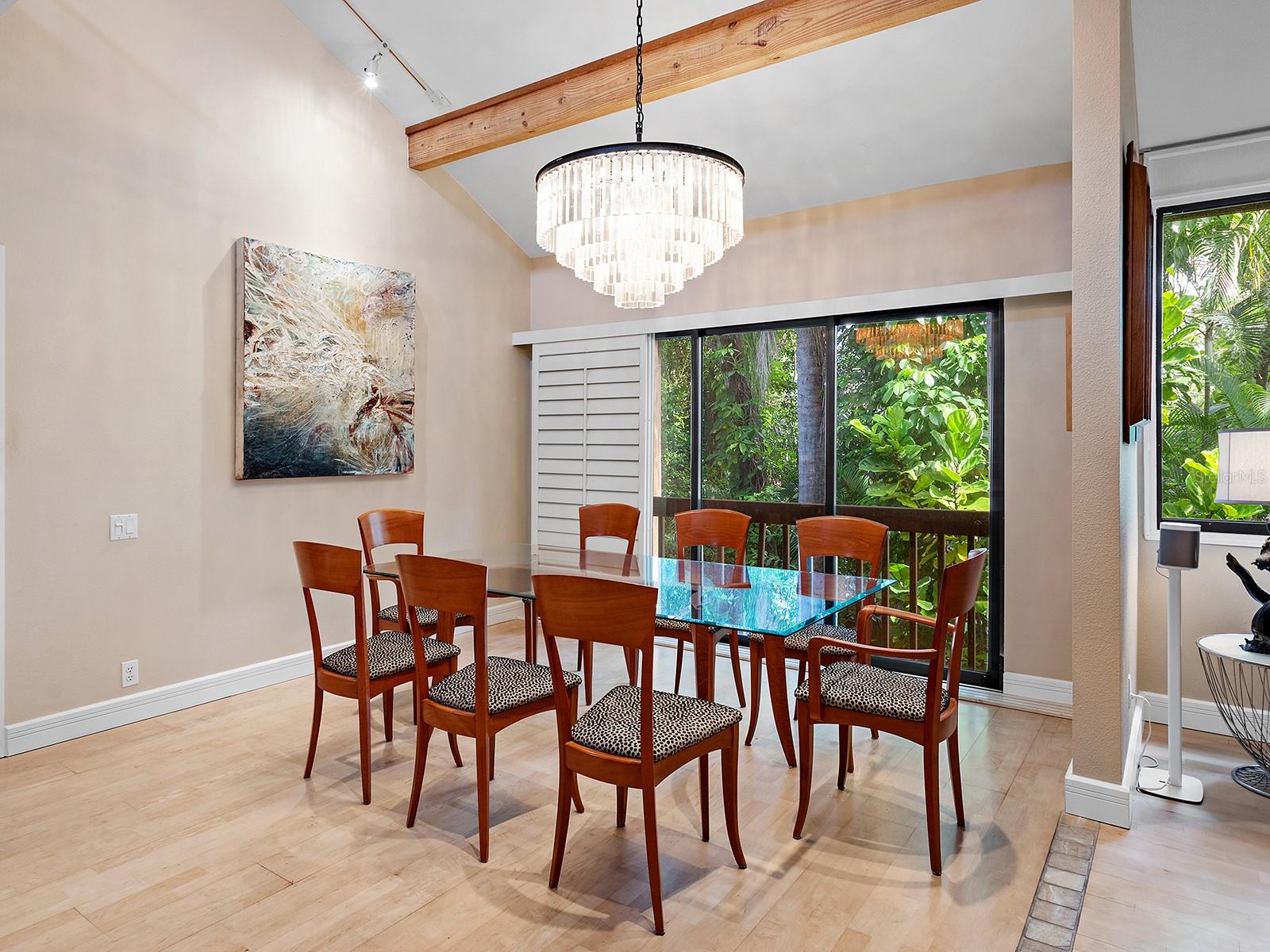 Image 35 of 55 For 2613 Temple Street