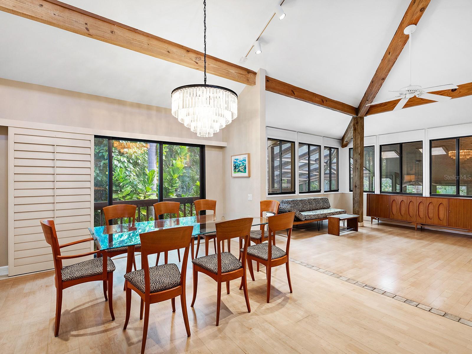 Image 36 of 55 For 2613 Temple Street