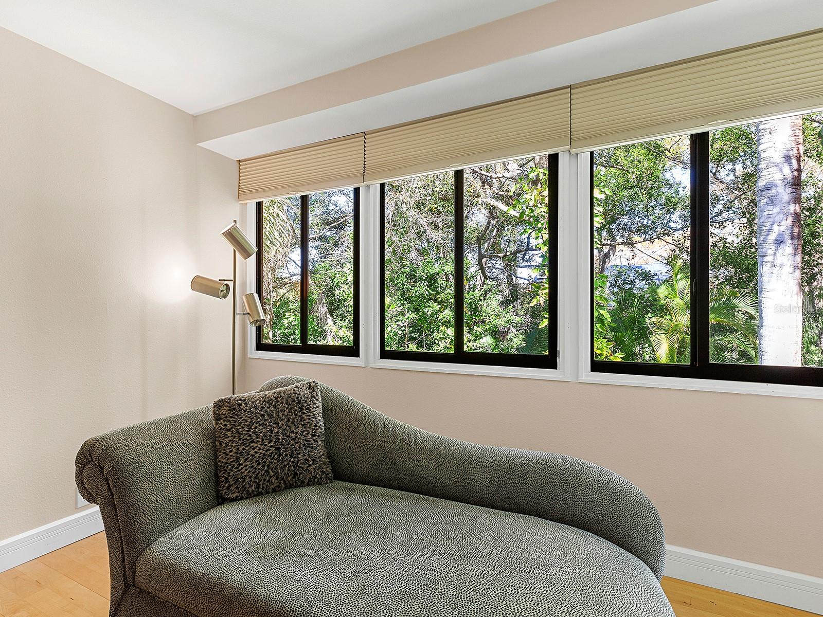 Image 38 of 55 For 2613 Temple Street