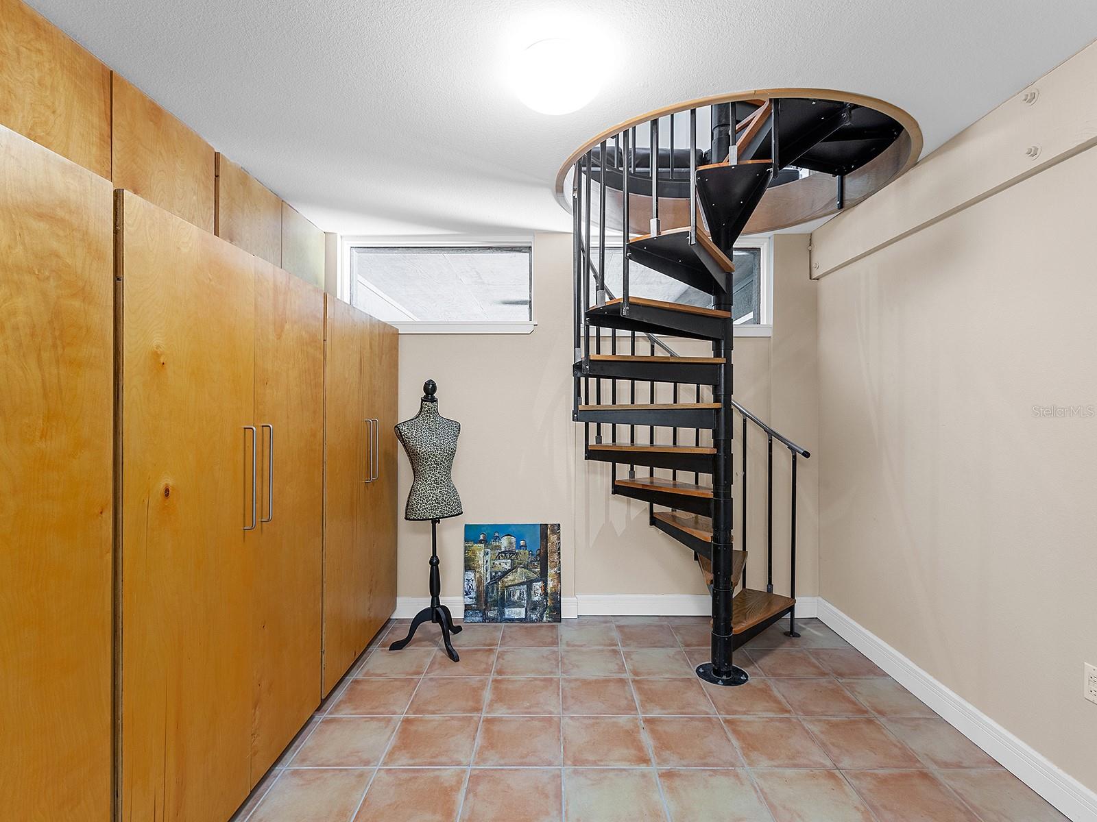 Image 41 of 55 For 2613 Temple Street