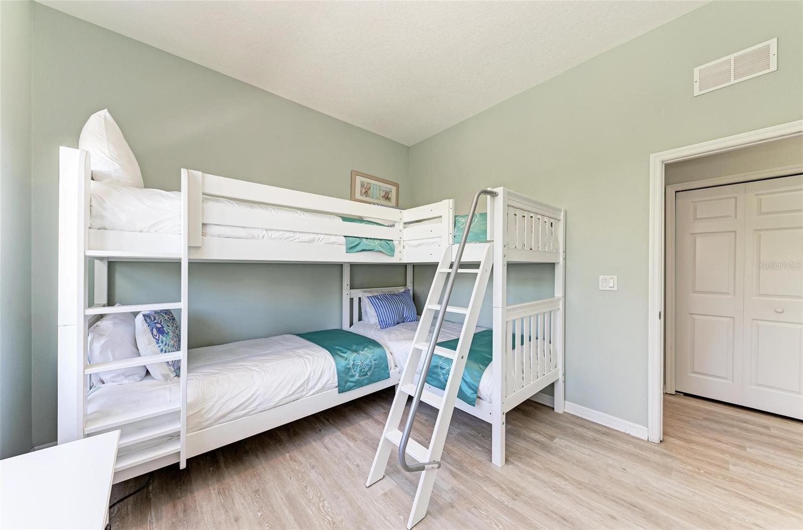 Image 23 of 51 For 201 57th Street