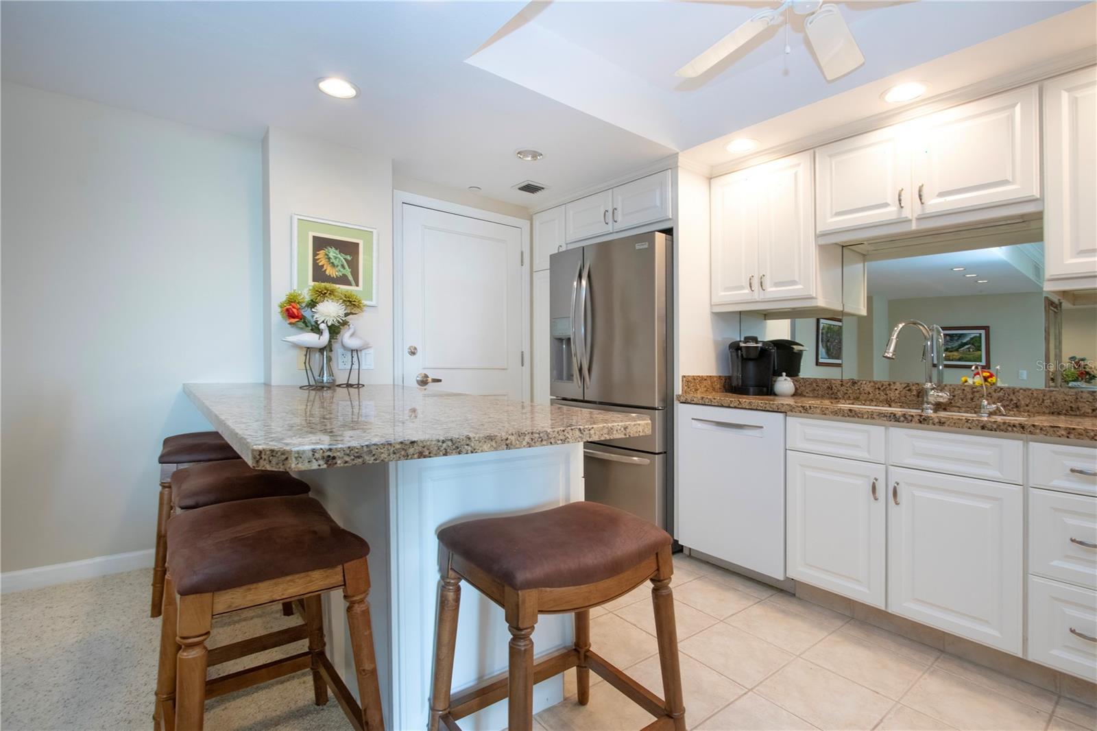 Image 12 of 63 For 1212 Benjamin Franklin Drive 607