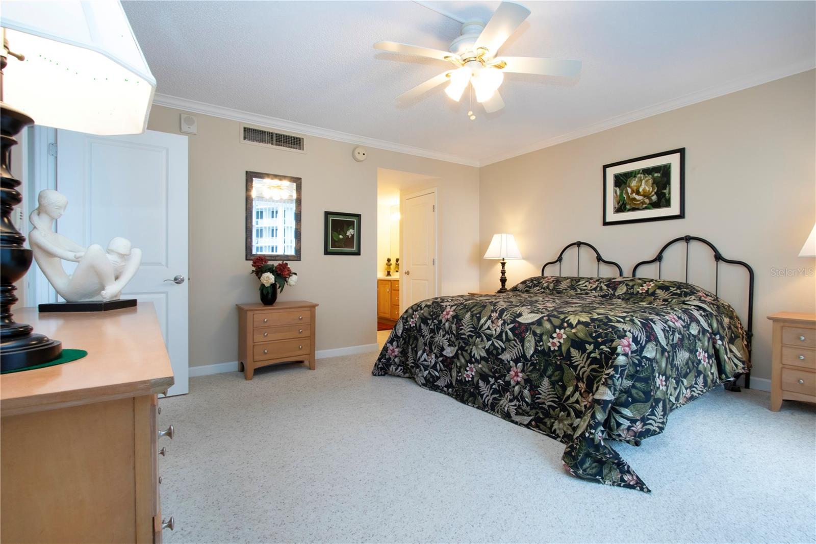 Image 28 of 63 For 1212 Benjamin Franklin Drive 607