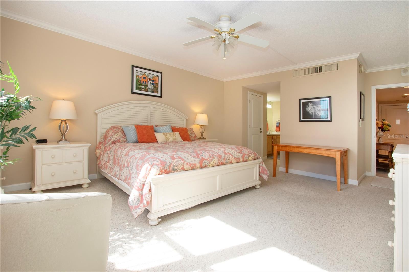 Image 37 of 63 For 1212 Benjamin Franklin Drive 607