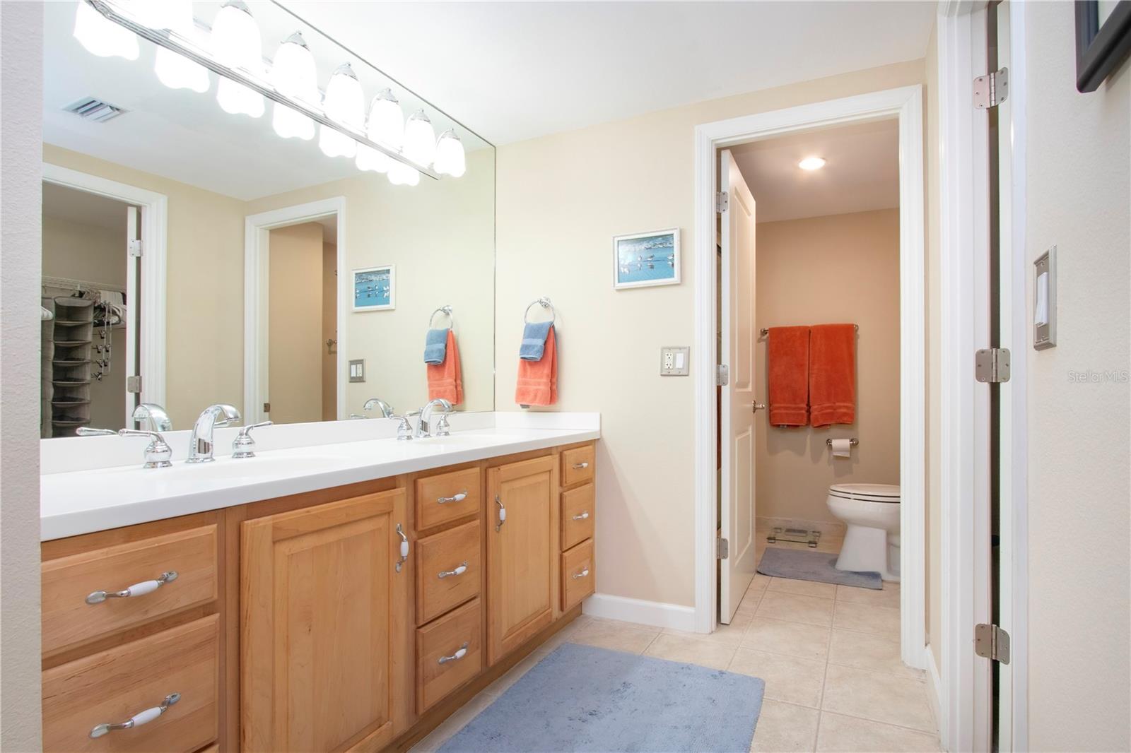 Image 40 of 63 For 1212 Benjamin Franklin Drive 607