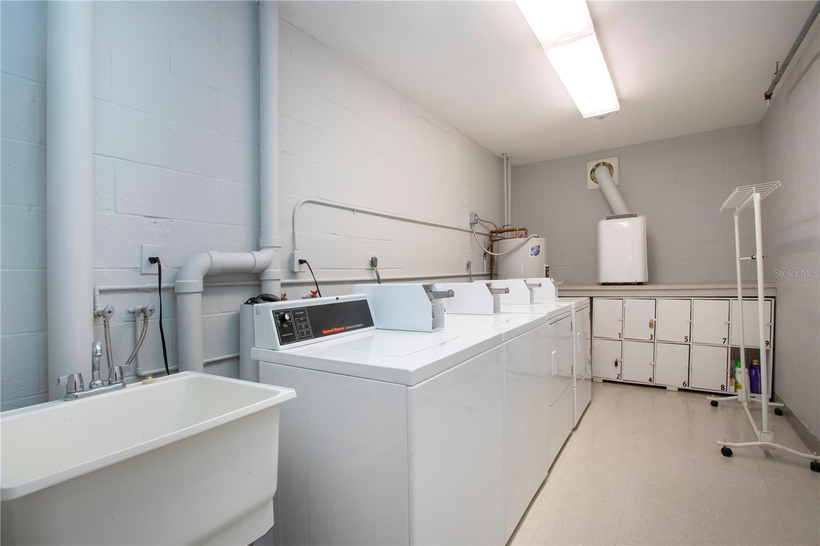 Image 44 of 63 For 1212 Benjamin Franklin Drive 607