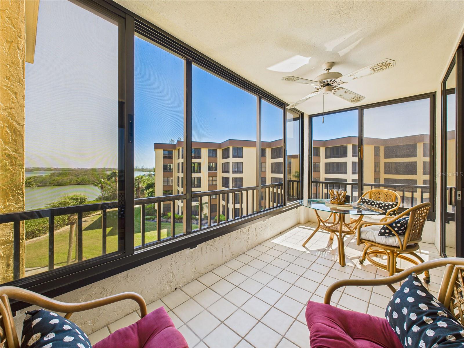 Image 13 of 55 For 8767 Midnight Pass Road 403f