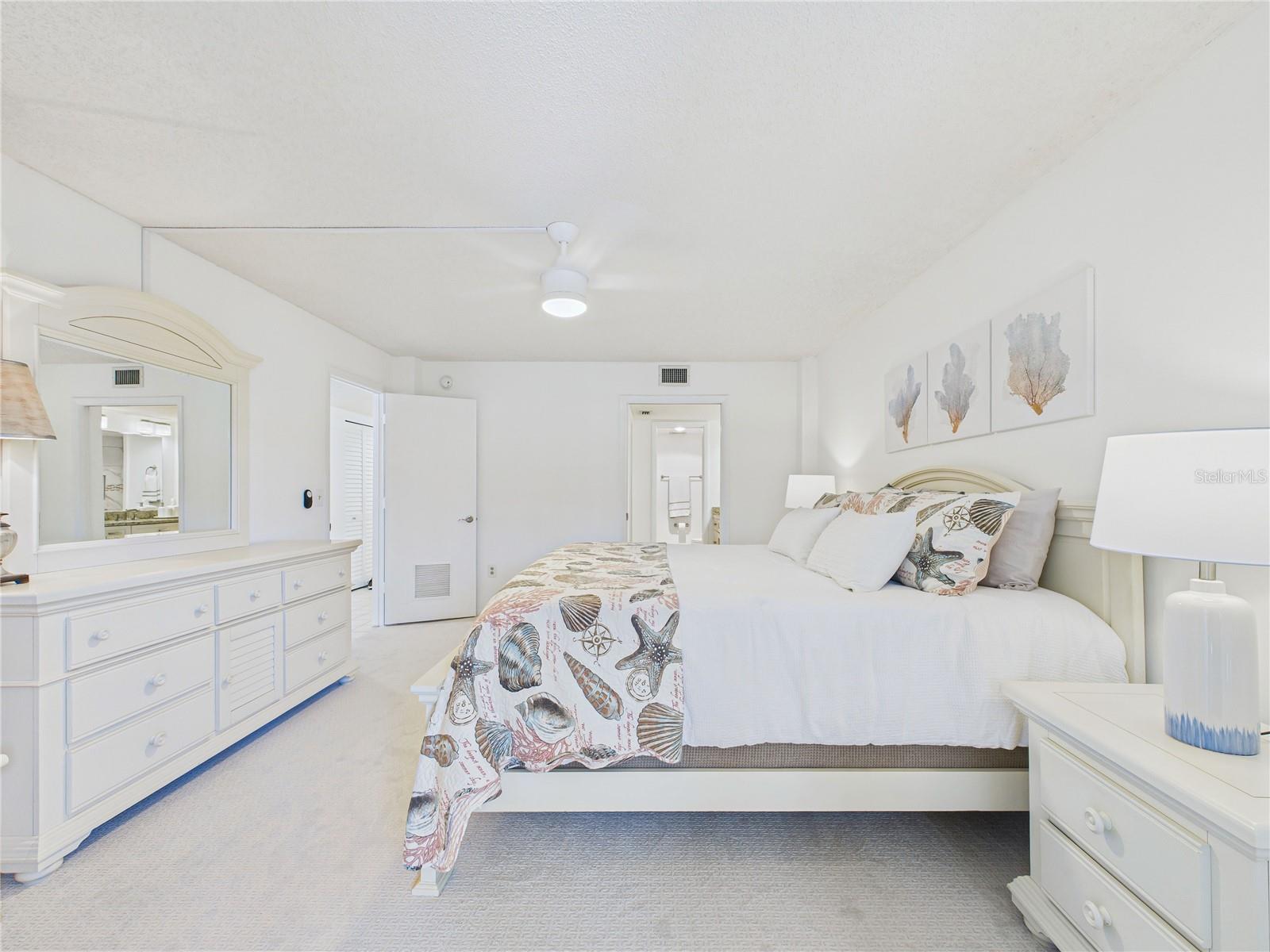 Image 14 of 55 For 8767 Midnight Pass Road 403f