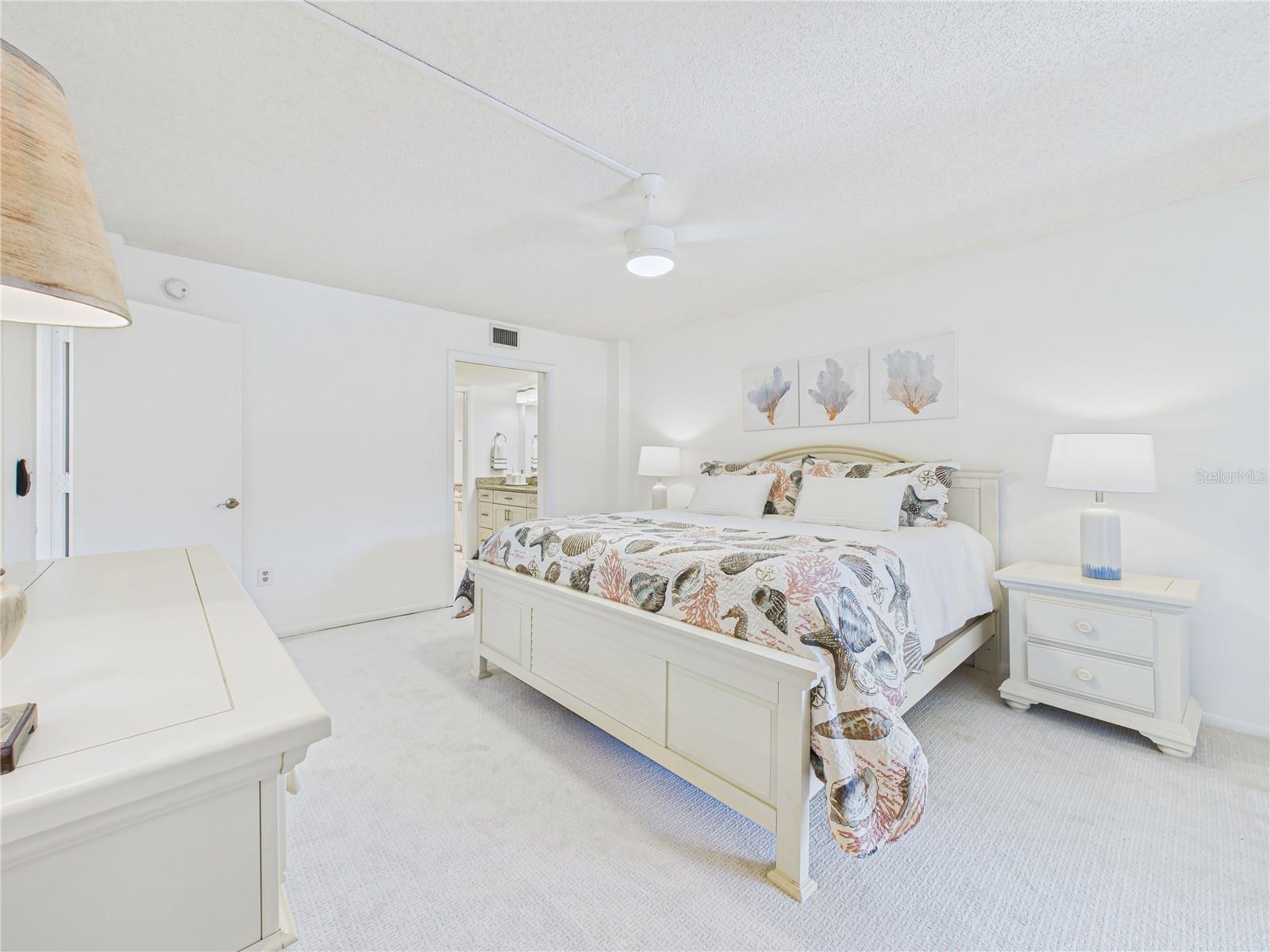 Image 15 of 55 For 8767 Midnight Pass Road 403f