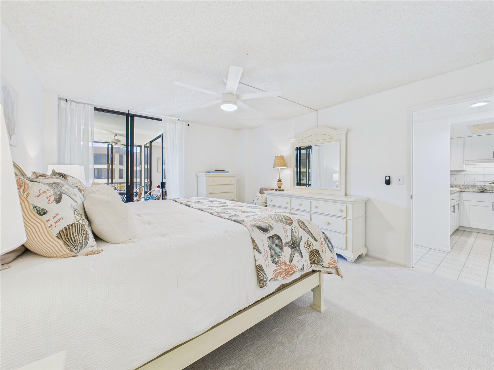 Image 20 of 55 For 8767 Midnight Pass Road 403f