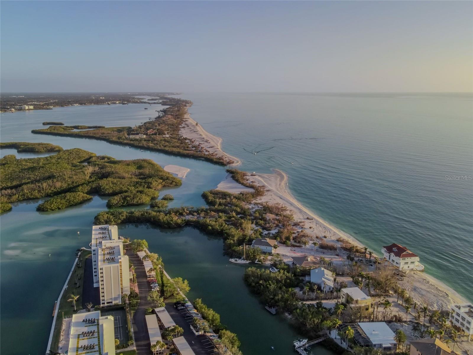 Image 44 of 55 For 8767 Midnight Pass Road 403f