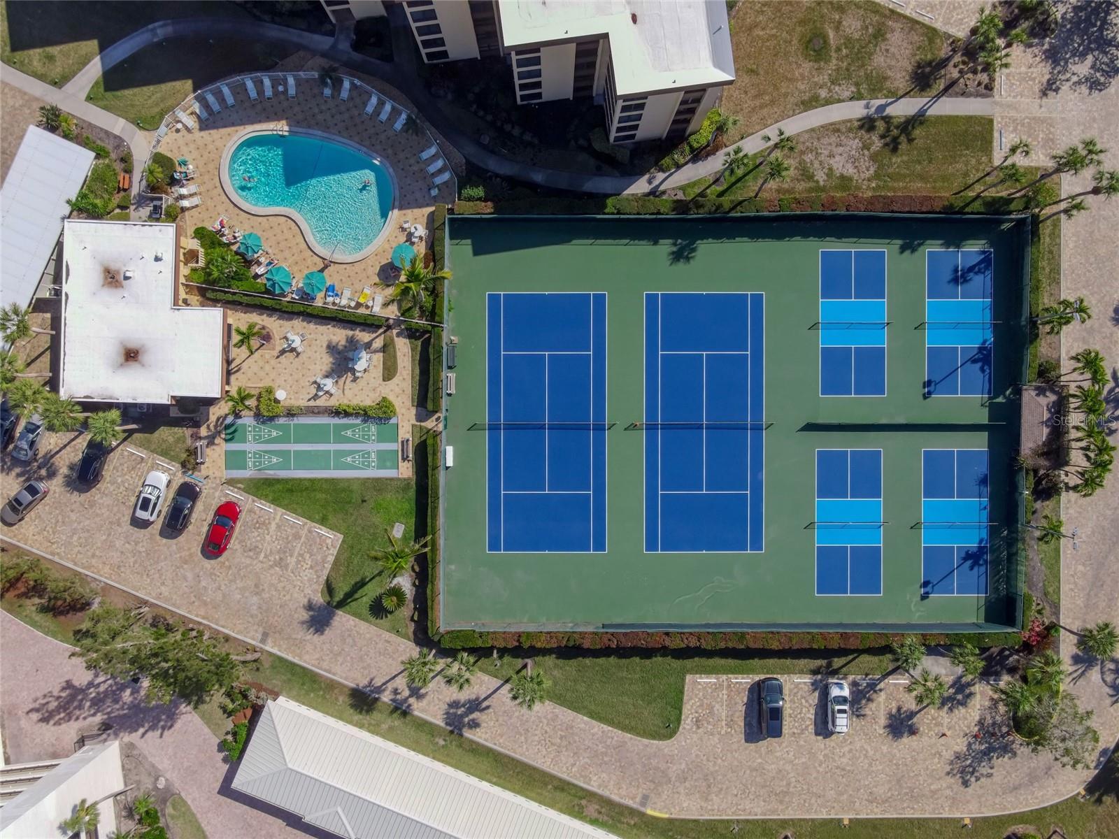 Image 47 of 55 For 8767 Midnight Pass Road 403f