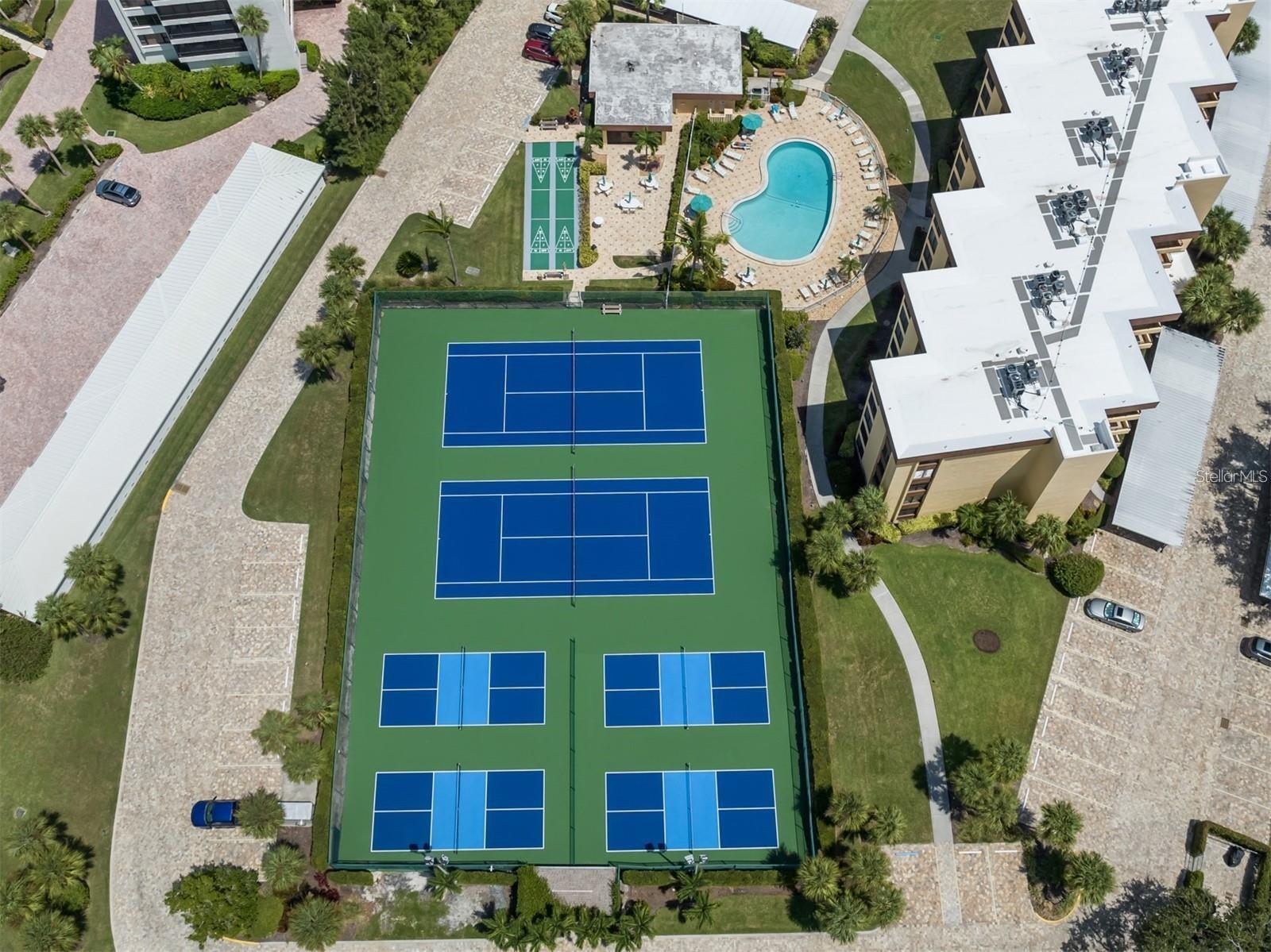 Image 48 of 55 For 8767 Midnight Pass Road 403f