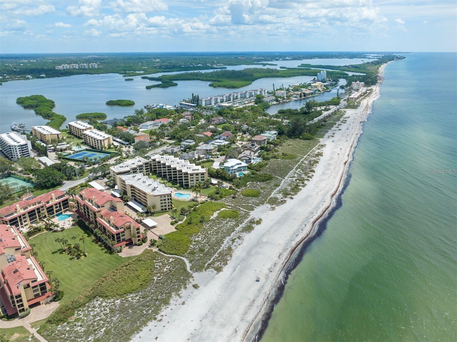 Image 49 of 55 For 8767 Midnight Pass Road 403f