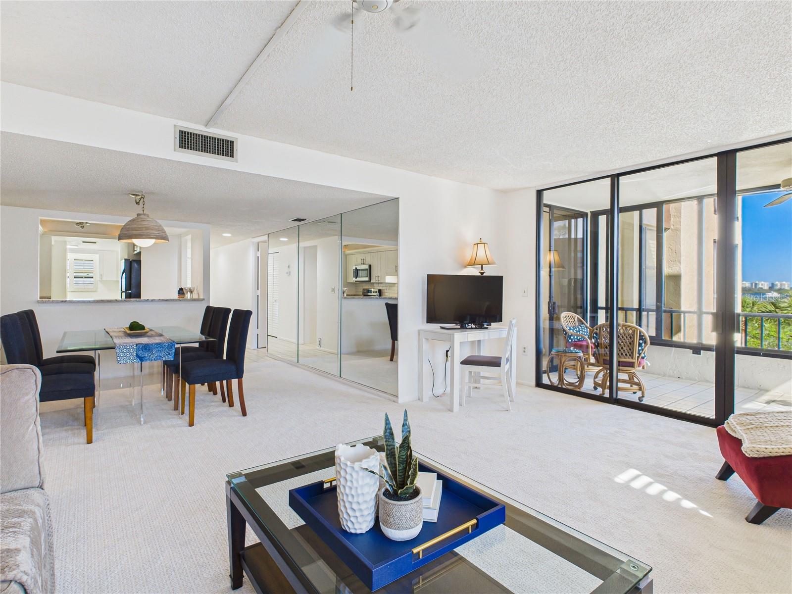 Image 8 of 55 For 8767 Midnight Pass Road 403f