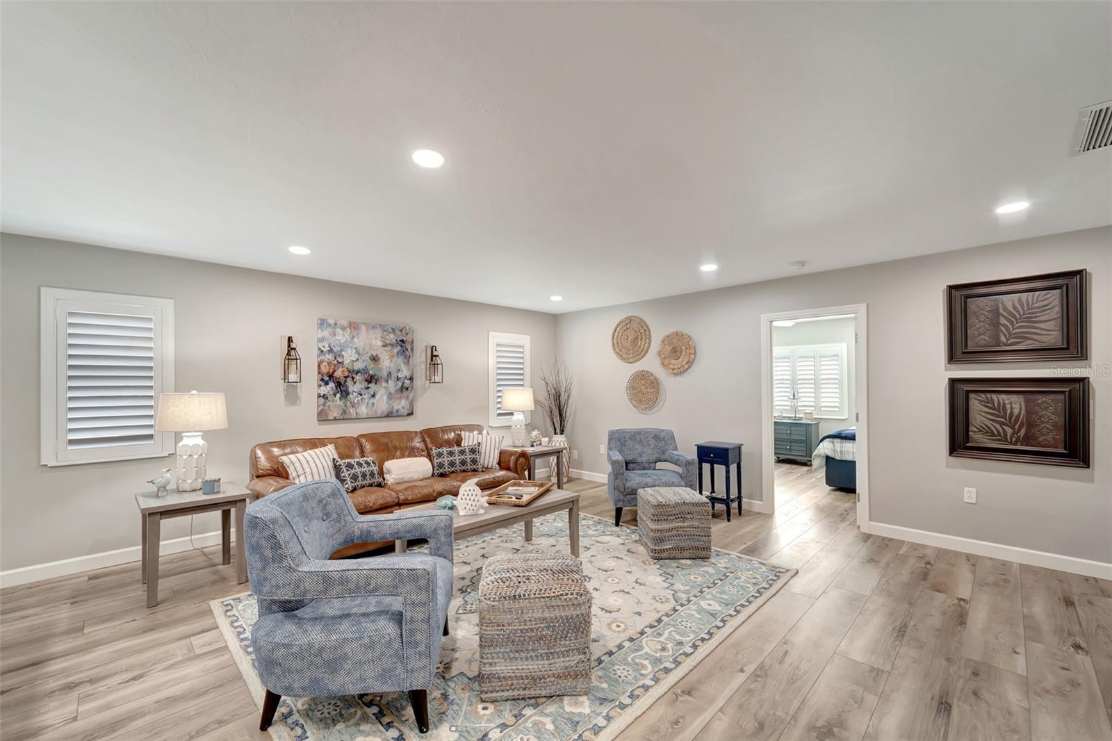 Image 12 of 36 For 3546 Auburn Court 240