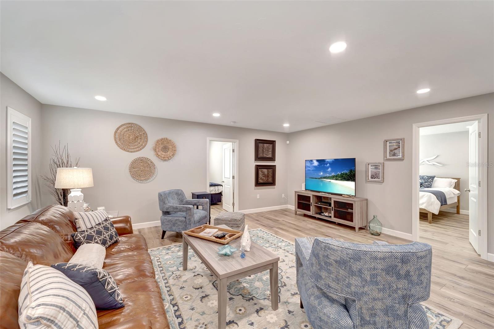 Image 13 of 36 For 3546 Auburn Court 240