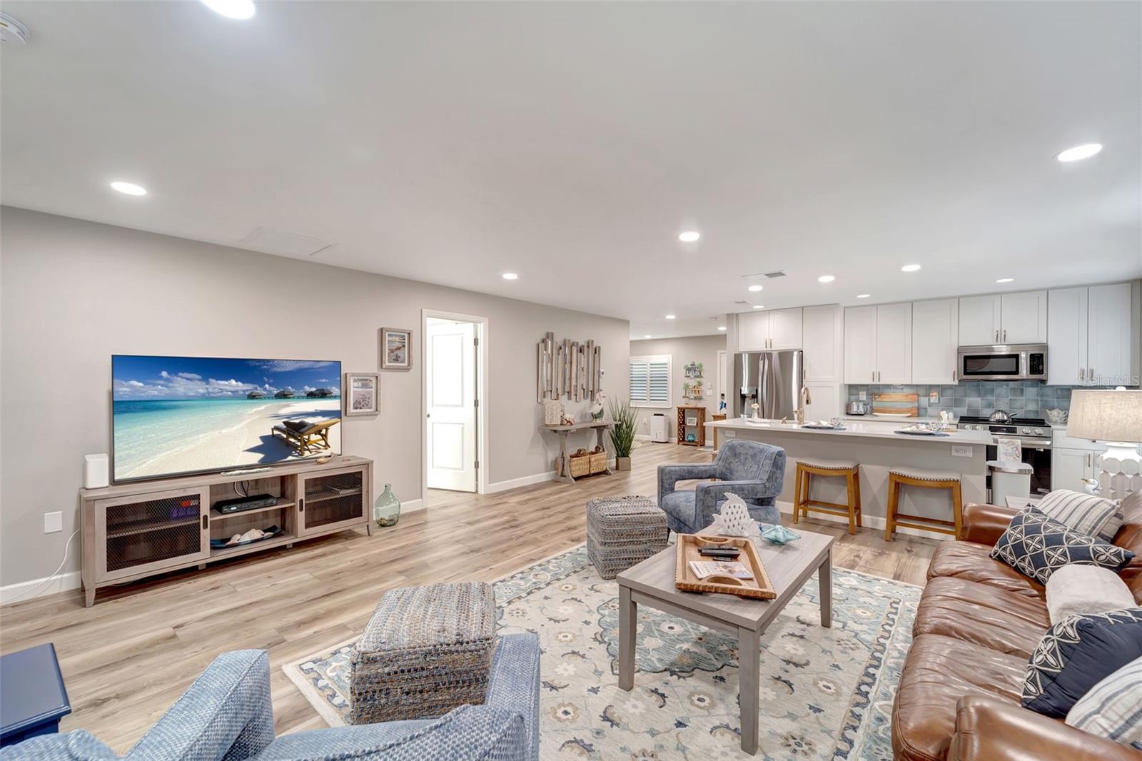 Image 15 of 36 For 3546 Auburn Court 240