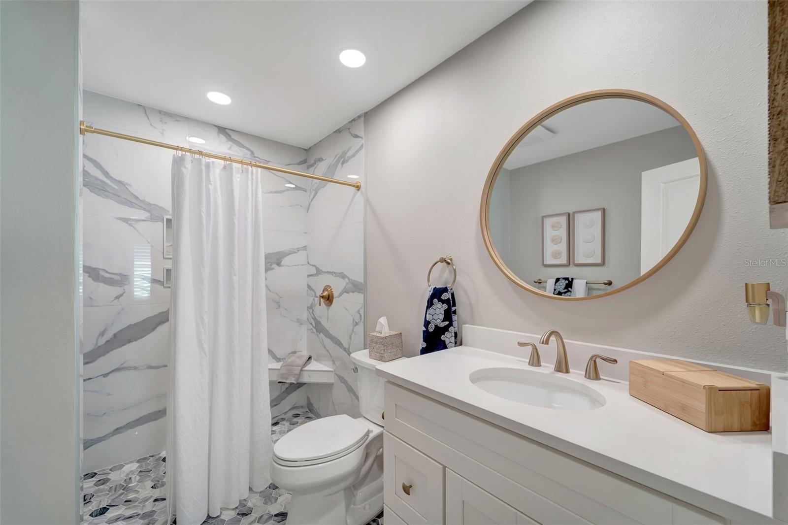 Image 20 of 36 For 3546 Auburn Court 240