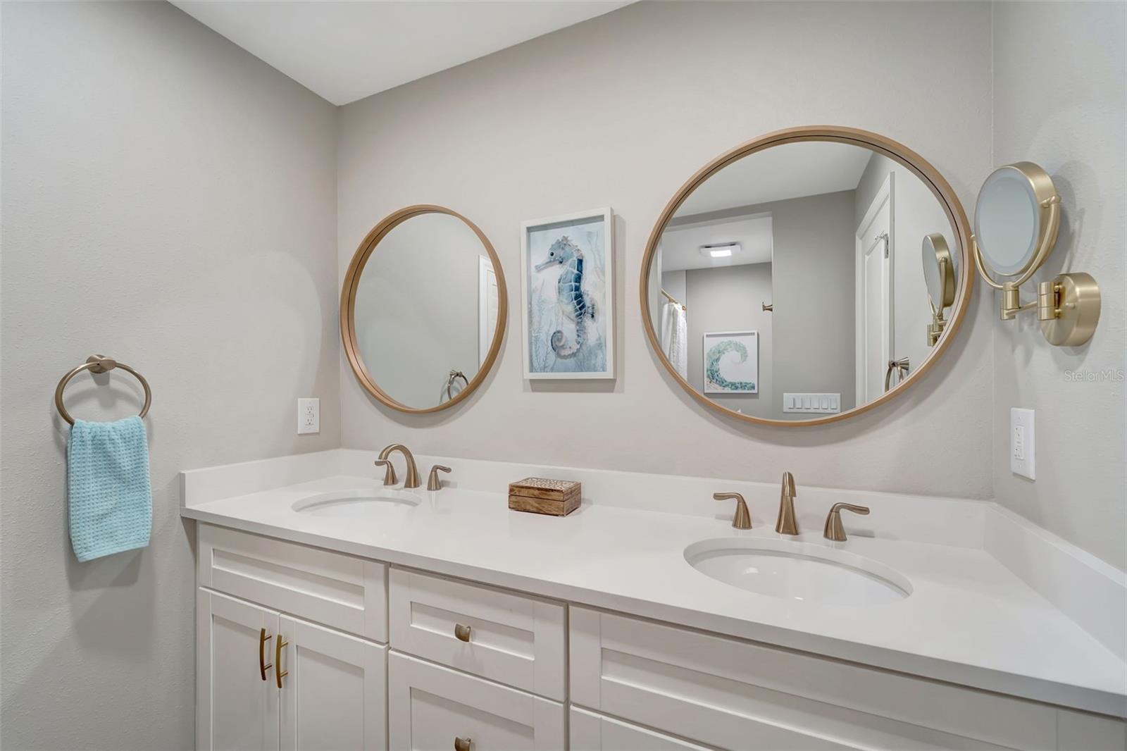 Image 24 of 36 For 3546 Auburn Court 240