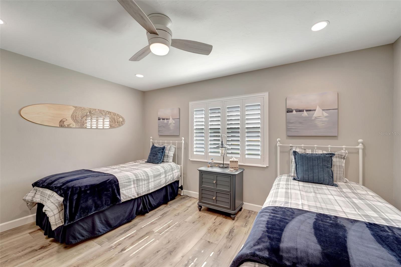 Image 26 of 36 For 3546 Auburn Court 240