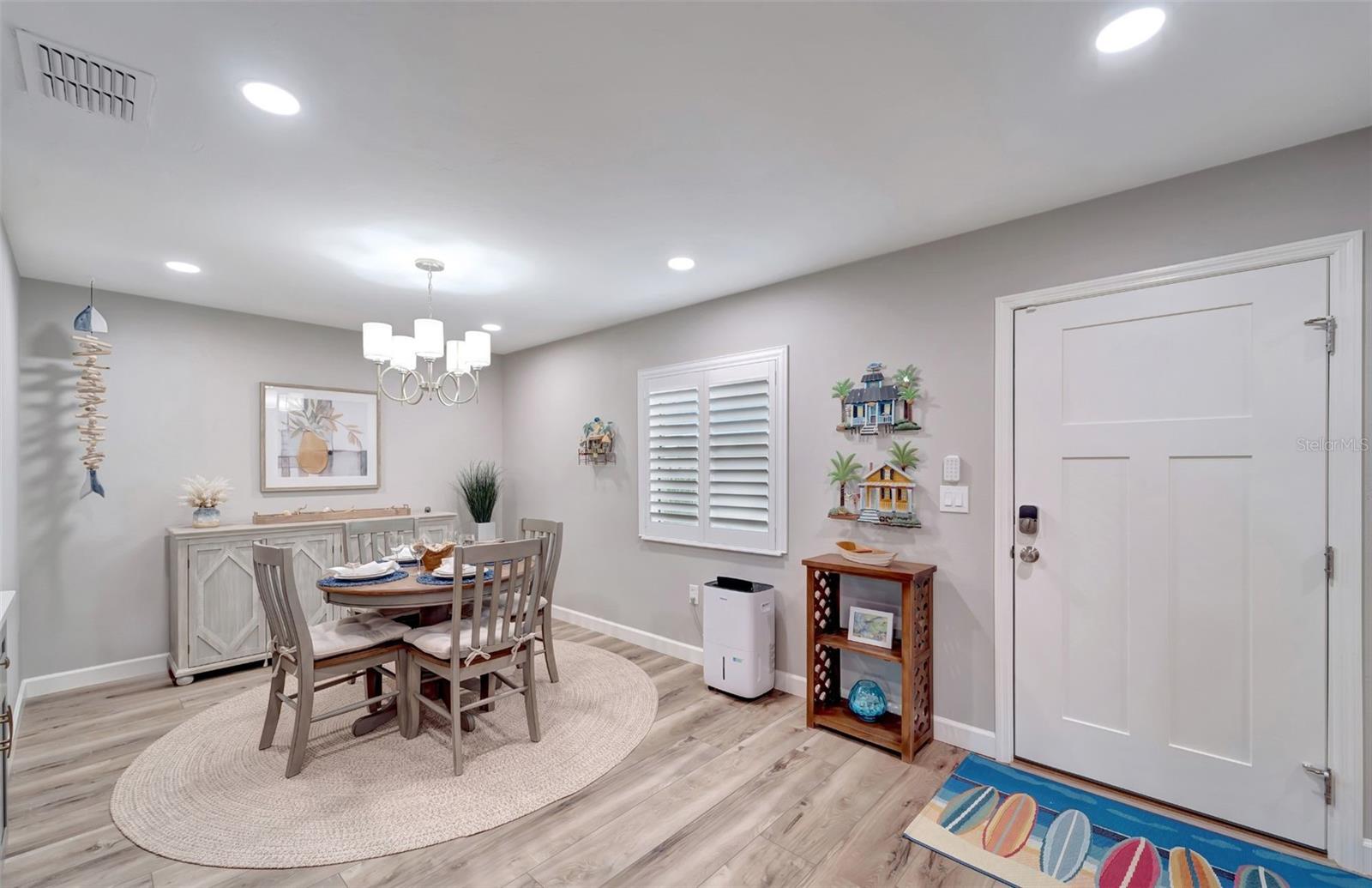 Image 4 of 36 For 3546 Auburn Court 240